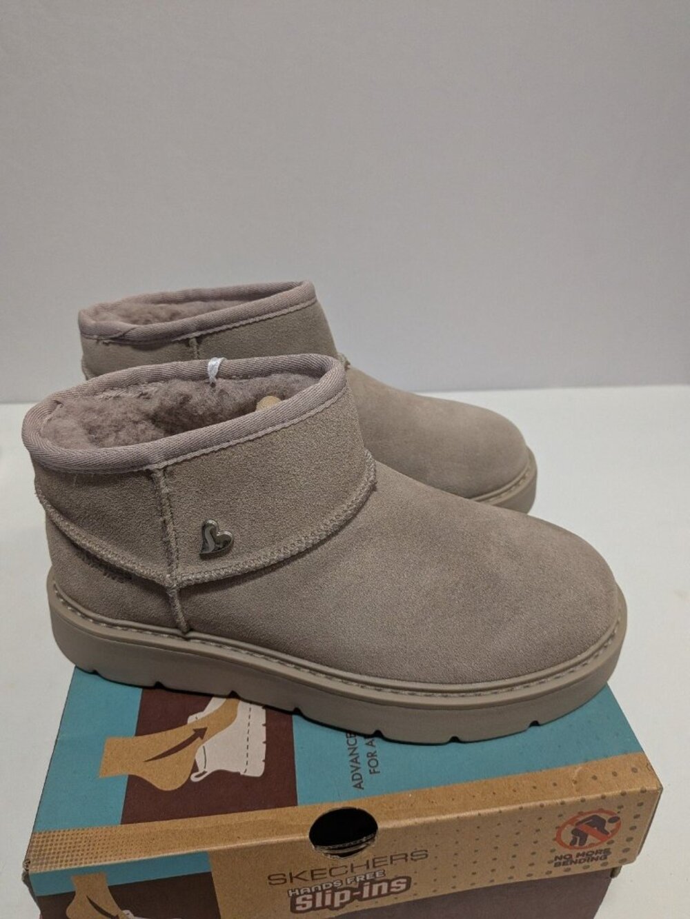 Skechers Slip-ins: Keepsakes Cozy - Cozy MiniWomen size 5